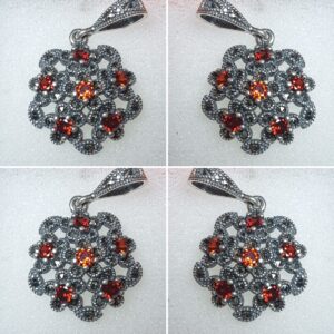 Rote Rosen- Anhänger- 925.er Silber